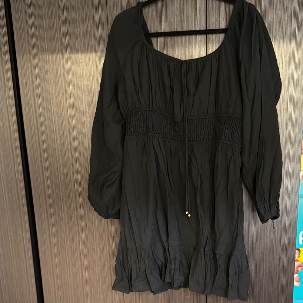 Elegant Black 3/4 Sleeve Ruffled Tunic